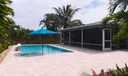 304 Circle W Photo