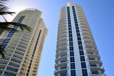 18683 Collins Ave #508 1