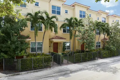 224 S Federal Highway #2 1