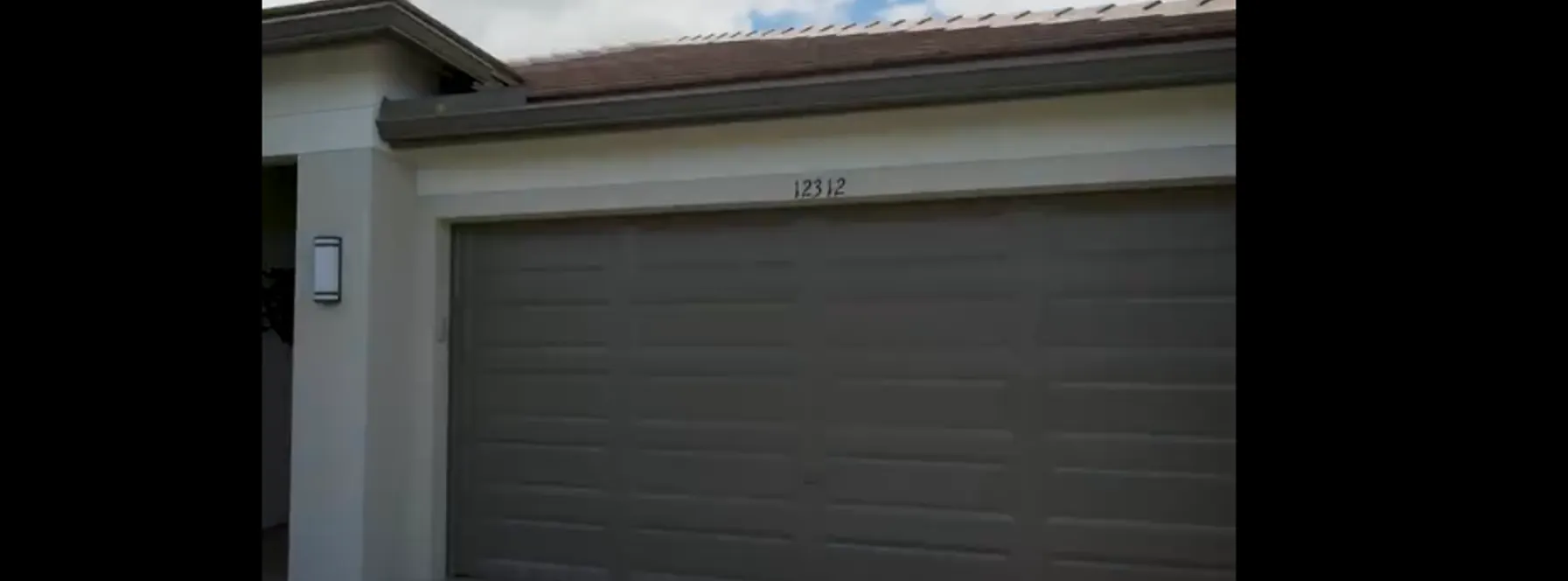 Bright & Open Valencia Walk at Riverland Home