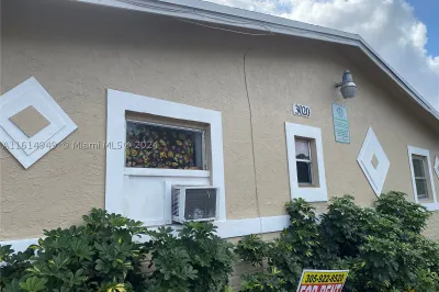 3020 NW 2nd St 1