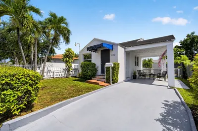 1120 SW 12th St 1