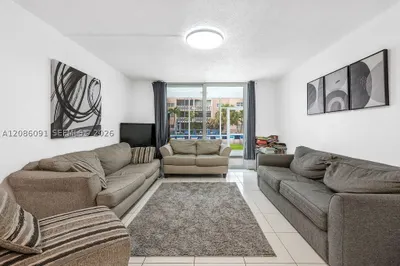 319 NE 14th Ave #106 1