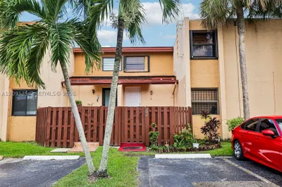 241 W Park Dr #5-202 1