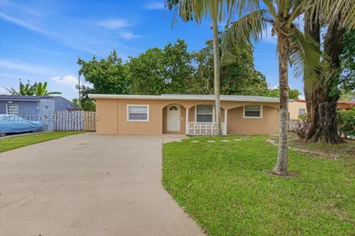 2580 NW 62nd Ave 1