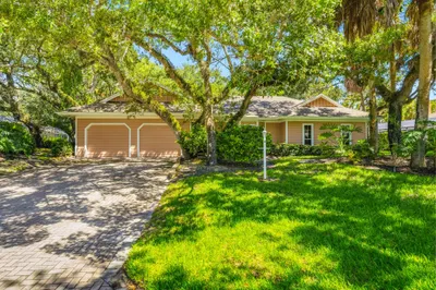 1027 Mangrove Lane 1