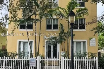 843 SW 13th Ave #305 1