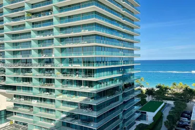 10185 Collins Ave #1103 1