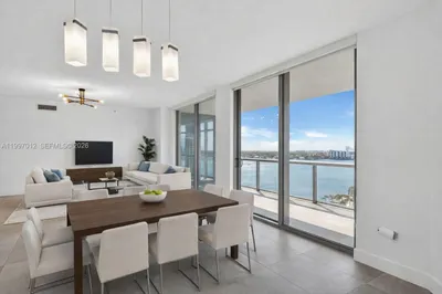 17301 Biscayne Blvd #1401 1