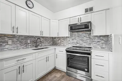 260 NW 19th St #26 1