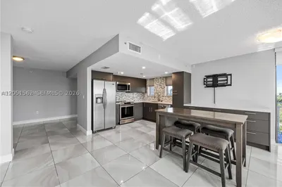 16590 NE 26th Ave #502 1