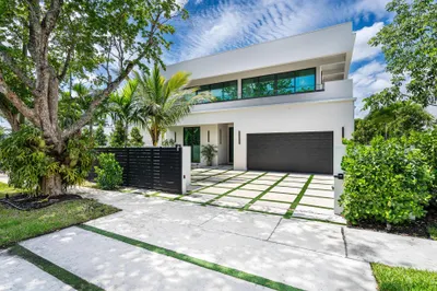 719 N Victoria Park Road 1
