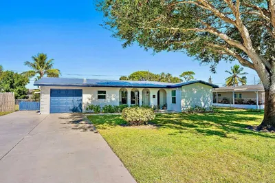 306 SW Winnachee Drive 1