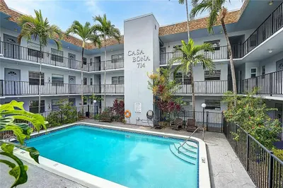 714 NE 10th Street #205 1