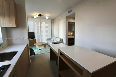11 NE 6 St #2114 1