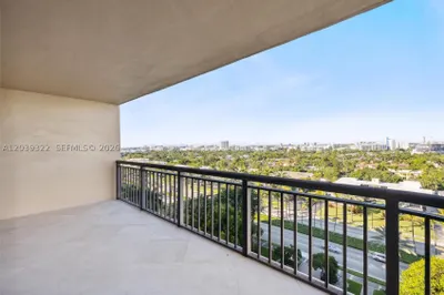 10175 Collins Ave #907 1