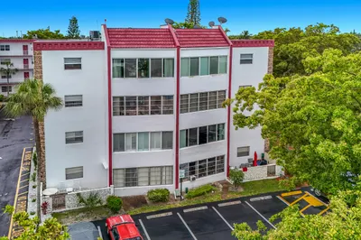 4270 NW 40th Street #401 1