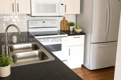 560 S Park #7-23 1