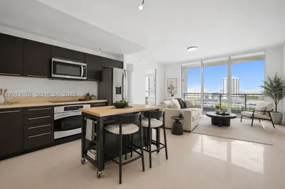 90 SW 3rd St #1608 1