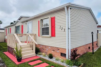 220 NE 12th Ave Unit 123 1