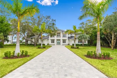 505 SE Saint Lucie Boulevard 1