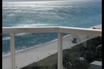 4779 Collins Ave #1804 1