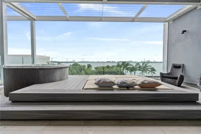 650 NE 32nd St #BH2 1