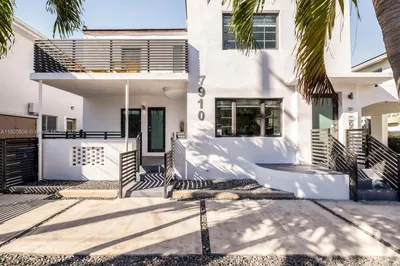 7910 Byron Ave #2