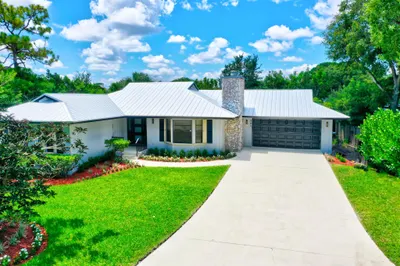 301 SW Ridge Lane 1