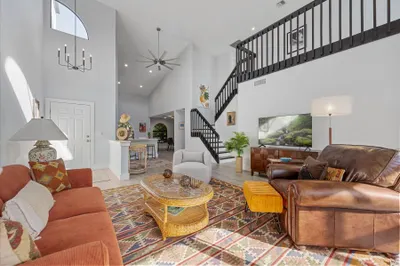 13549 Fountain View Boulevard 1
