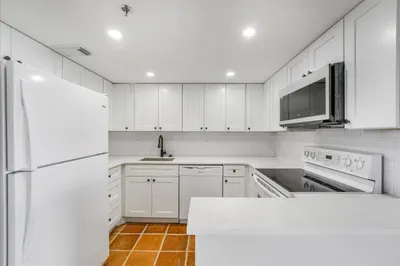 3300 W Rolling Hills Cir #608 1