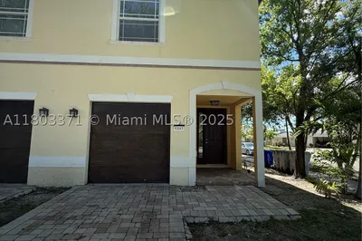 1247 NE 23rd Ave 1