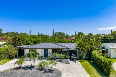 722 Greenbriar Drive 1