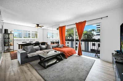 1345 West Ave #404 1