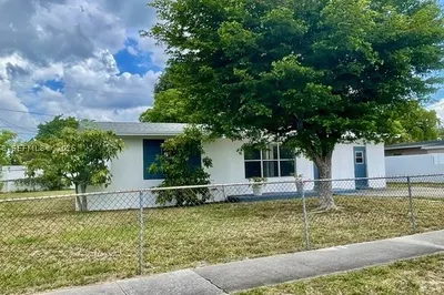 3460 NW 5th Ct 1