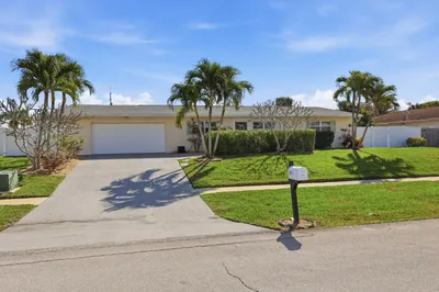 305 Circle E 1