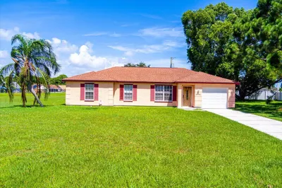 2175 SE Heathwood Circle 1