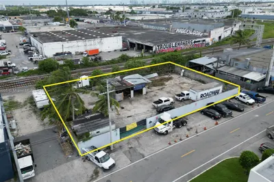 2363 E 11TH AVE, HIALEAH, FL 33013