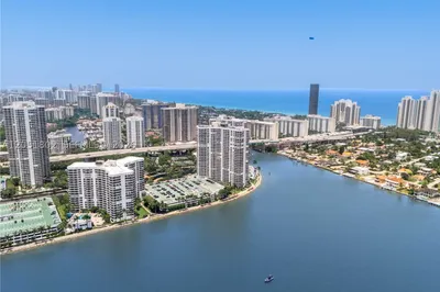 3600 Mystic Pointe Dr #1816 1