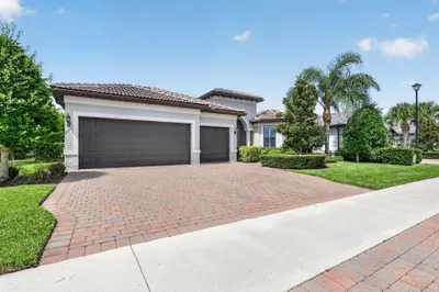 604 SE Monteiro Drive 1