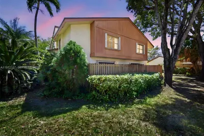 11483 SW 109th Rd #2F 1