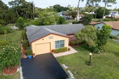 6121 Rainbow Circle 1