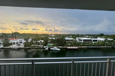 9500 W Bay Harbor Dr #6C 1