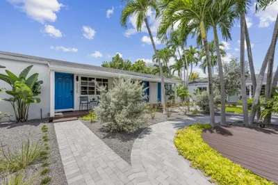 2025 Plunkett Street 1