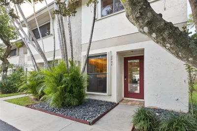 3050 S Oakland Forest Dr #2008 1