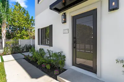 217 NW 19th Ave 1