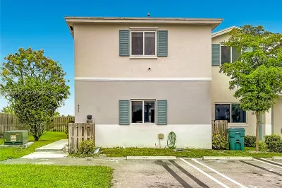 451 NW 12th Ave 1