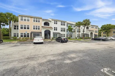 2303 N CONGRESS Avenue #11 1