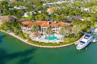 260 Cape Florida Dr 1