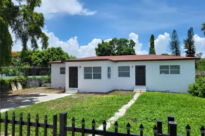 1745 NW 75th St 1